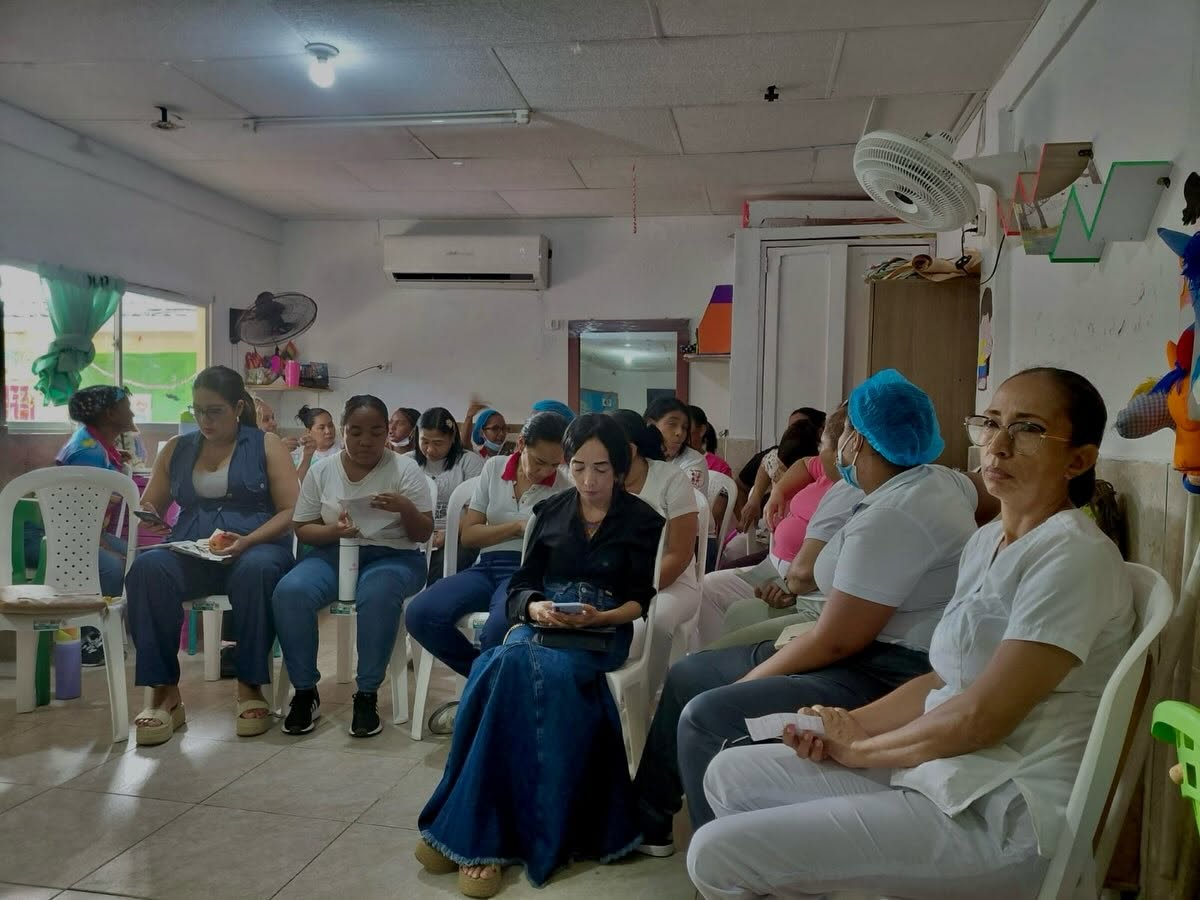 jornada de promoción institucional en el Instituto Hogar Comunitario Las Gaviotas, en la ciudad de Cartagena