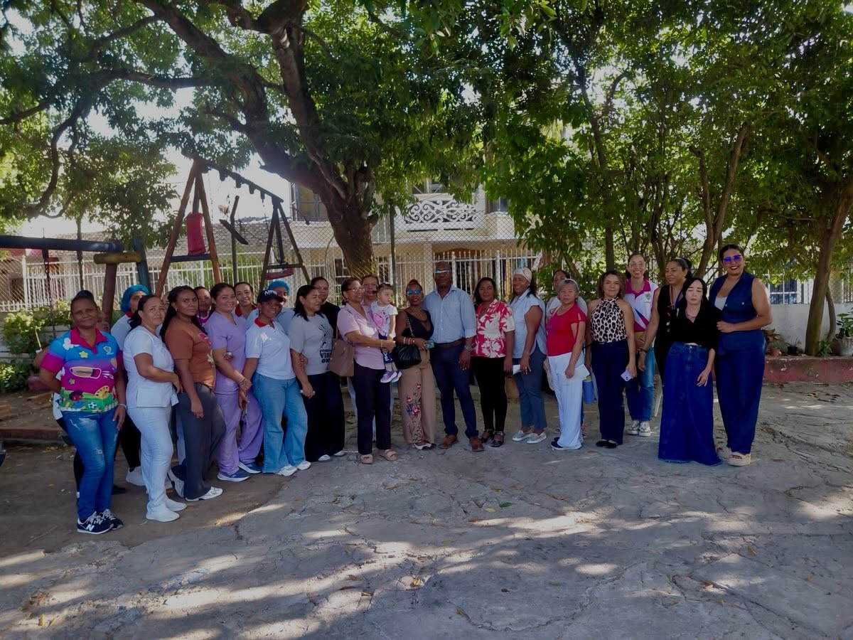 jornada de promoción institucional en el Instituto Hogar Comunitario Las Gaviotas, en la ciudad de Cartagena