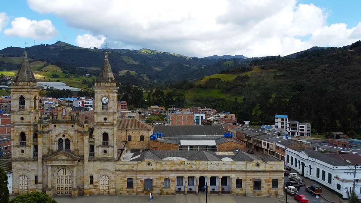 Expansión educativa a los municipios de Cundinamarca